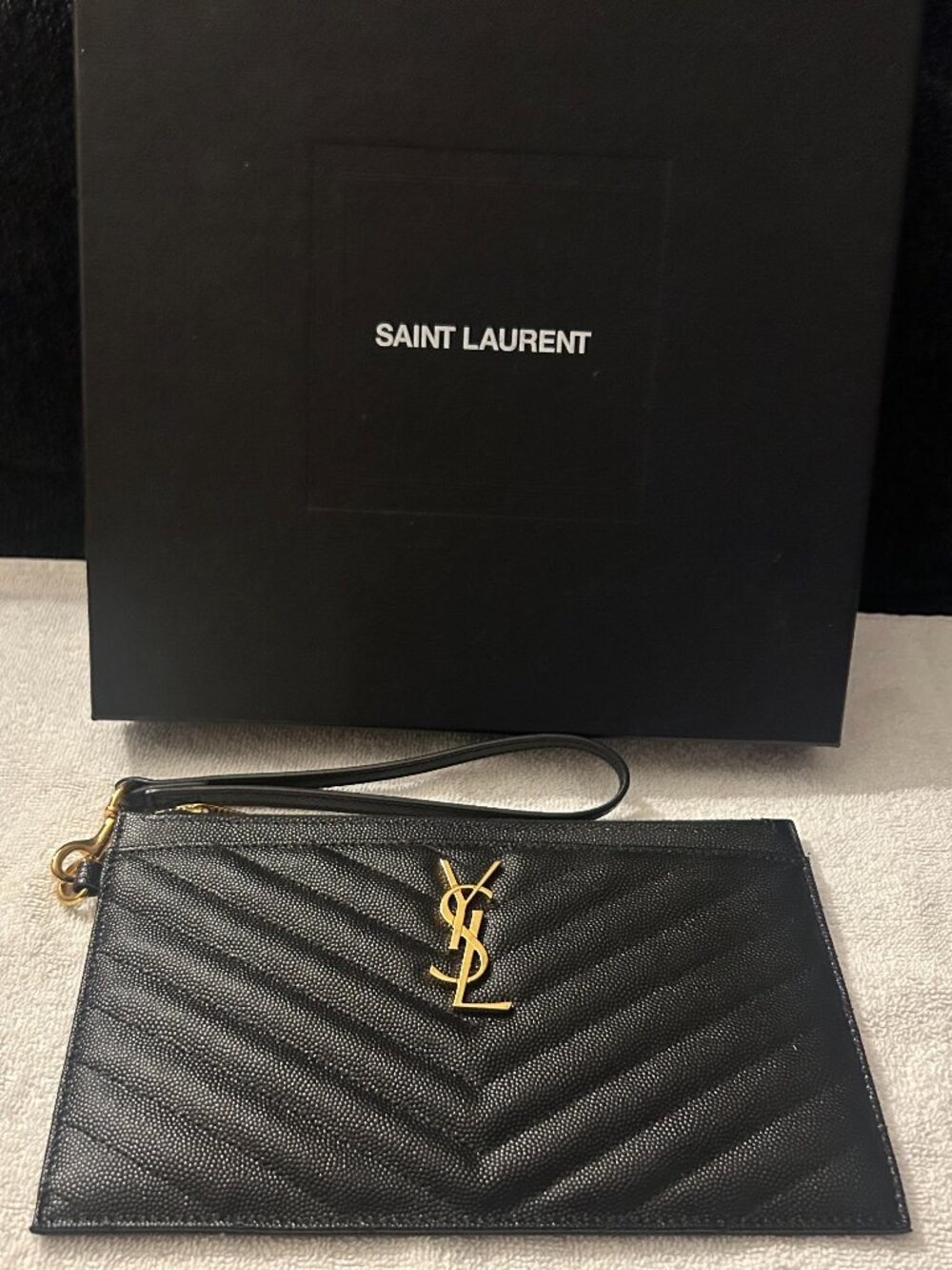 WOMEN 100% AUTHENTIC SAINT LAURENT MONOGRAM MATELASS'E LEATHER POUCH - Picture 2 of 13